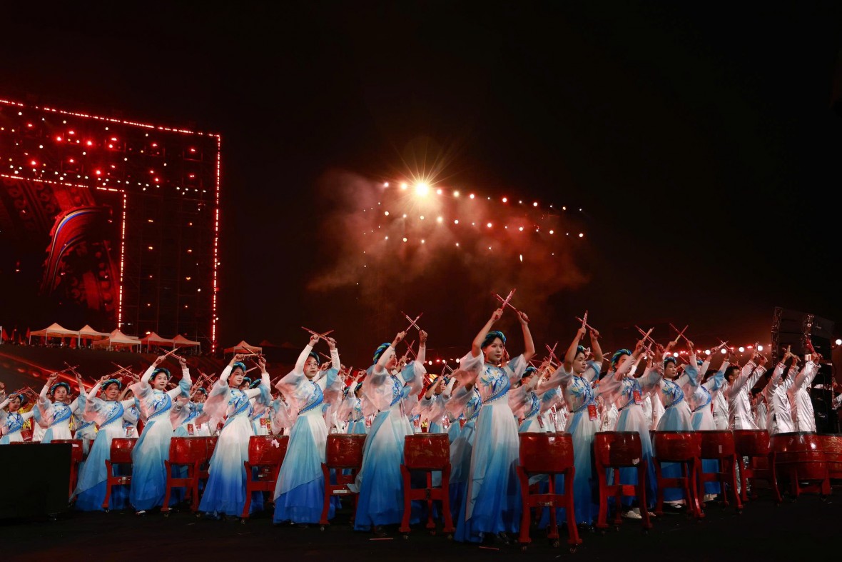 Mãn nhãn màn trống hội chào mừng Đại hội Đảng của học viên Cảnh sát