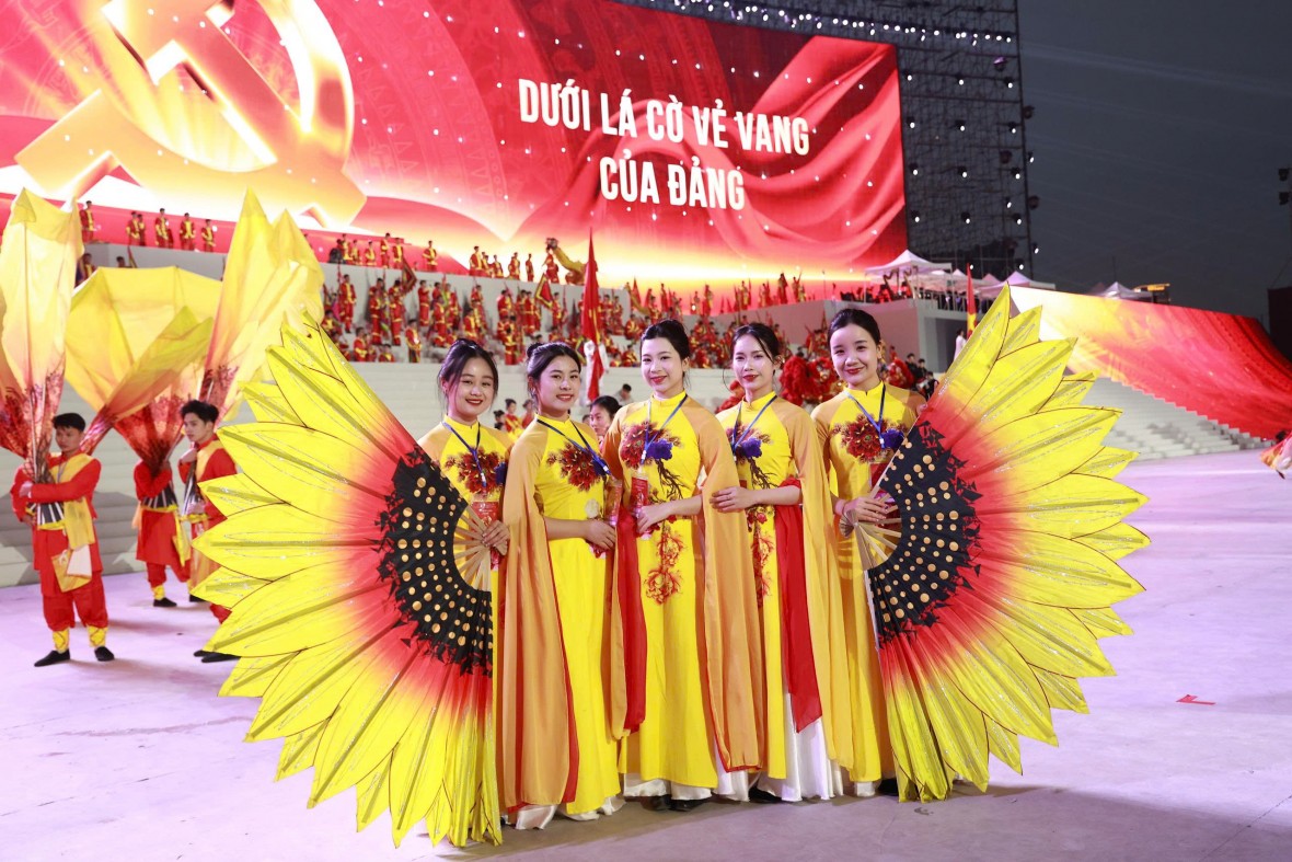 Mãn nhãn màn trống hội chào mừng Đại hội Đảng của học viên Cảnh sát