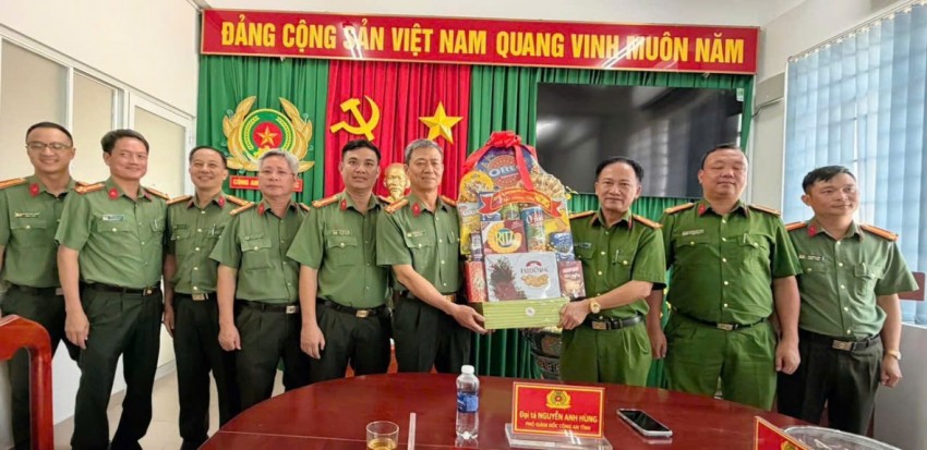 Lãnh đạo Công an tỉnh Đồng Nai thăm, chúc Tết Công an xã Đại Phước Lãnh đạo Công an tỉnh Đồng Nai thăm, chúc Tết Công an xã Đại Phước
