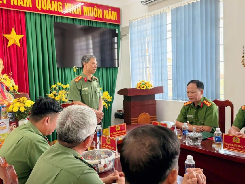 Lãnh đạo Công an tỉnh Đồng Nai thăm, chúc Tết Công an xã Đại Phước Lãnh đạo Công an tỉnh Đồng Nai thăm, chúc Tết Công an xã Đại Phước