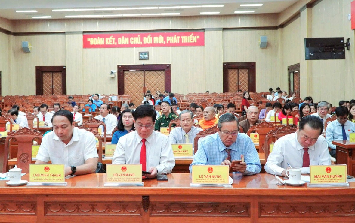 An Giang tổng kết nhiệm kỳ HĐND khóa X: Dấu ấn đổi mới và bước ngoặt lịch sử sáp nhập An Giang tổng kết nhiệm kỳ HĐND khóa X: Dấu ấn đổi mới và bước ngoặt lịch sử sáp nhập