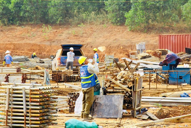 Nắng l&ecirc;n tạo điều kiện để dự &aacute;n th&agrave;nh phần 4 s&acirc;n bay Long Th&agrave;nh tăng tốc thi c&ocirc;ng.