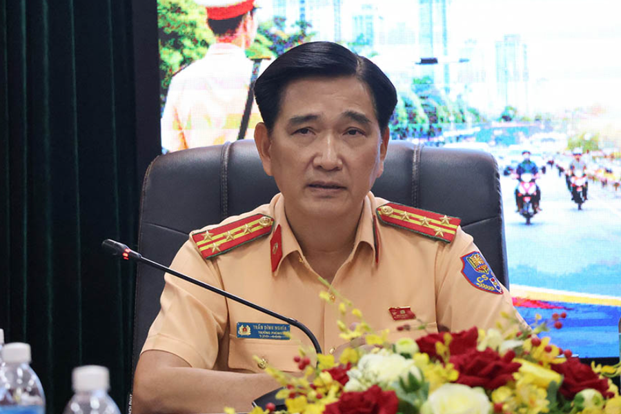 Đại tá Trần Đình Nghĩa phát biểu chỉ đạo tại hội nghị. Ảnh: Tiến Ngô