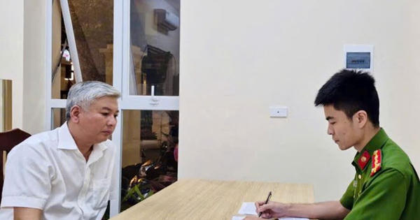 Tạm giữ hình sự đối tượng ép xe và đánh tài xế sau va chạm