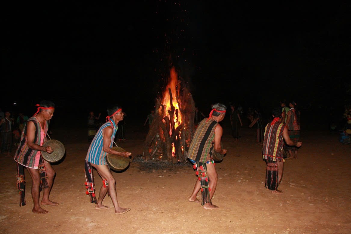 Xuân ấm trên quê hương Bom Bo anh hùng Xuân ấm trên quê hương Bom Bo anh hùng