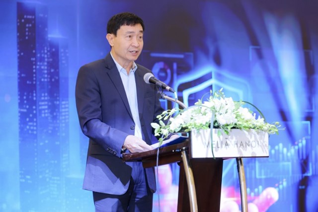 Trung tướng Nguyễn Minh Ch&iacute;nh, Ph&oacute; Chủ tịch Thường trực Hiệp hội An ninh mạng Quốc gia th&ocirc;ng tin tại hội thảo.