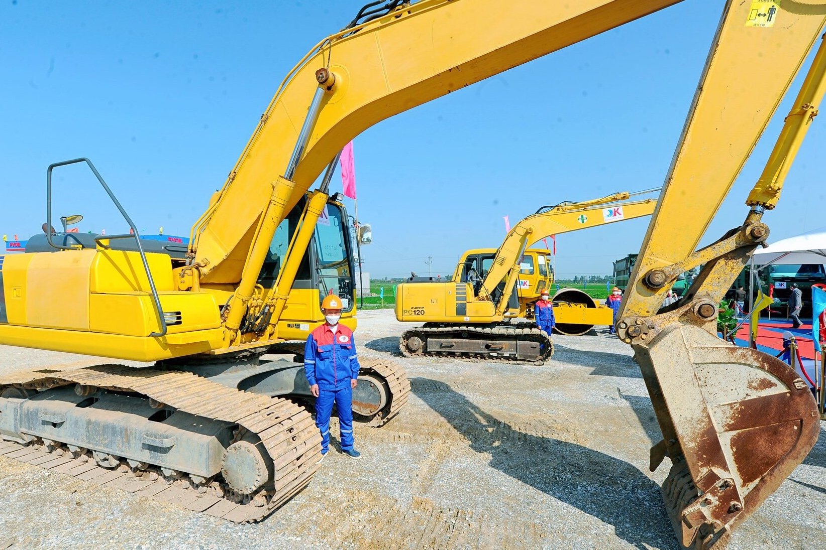 Các đơn vị sẵn sàng phương tiện máy móc phục vụ thi công