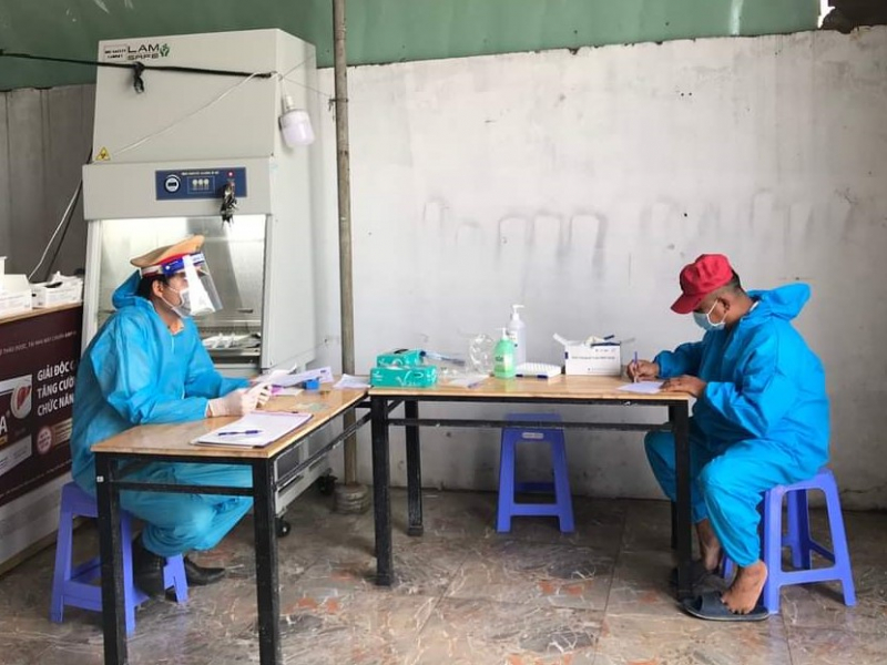 Tài xế xe tải sửa giấy xét nghiệm âm tính để qua chốt, bị phát hiện dương tính -0