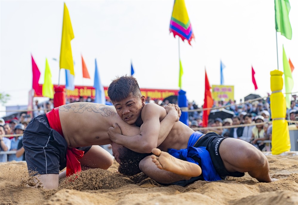 Hội vật làng Sình từng là nơi tuyển chọn 