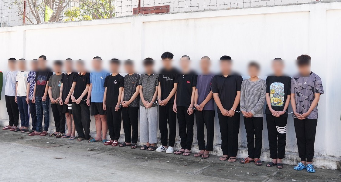 Nhóm đối tượng còn ở độ tuổi vị thành niên - Ảnh Công an Nghệ An. Nhóm đối tượng còn ở độ tuổi vị thành niên - Ảnh Công an Nghệ An.