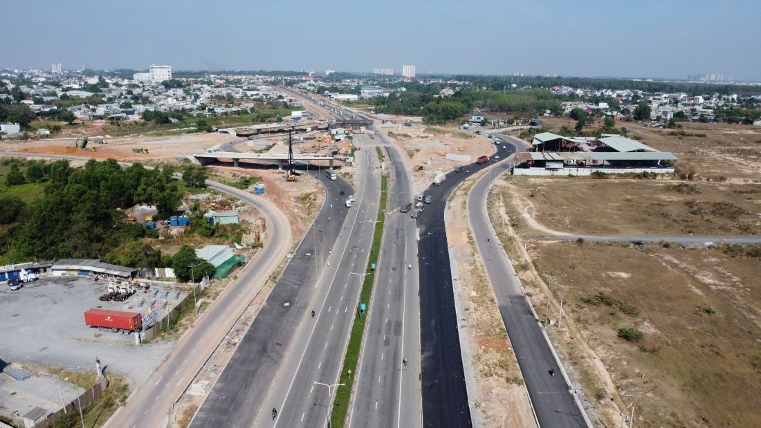 Đoạn giao Vành đai 3, đường Mỹ Phước - Tân Vạn được mở rộng lên 12 làn xe