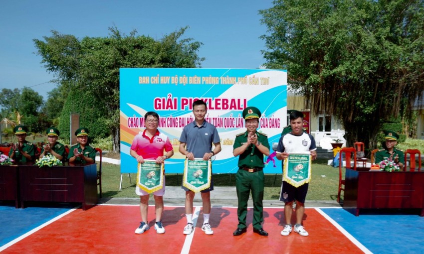 TP Cần Thơ: Mang mùa xuân ấm áp đến với bà con xã đảo Cù Lao Dung