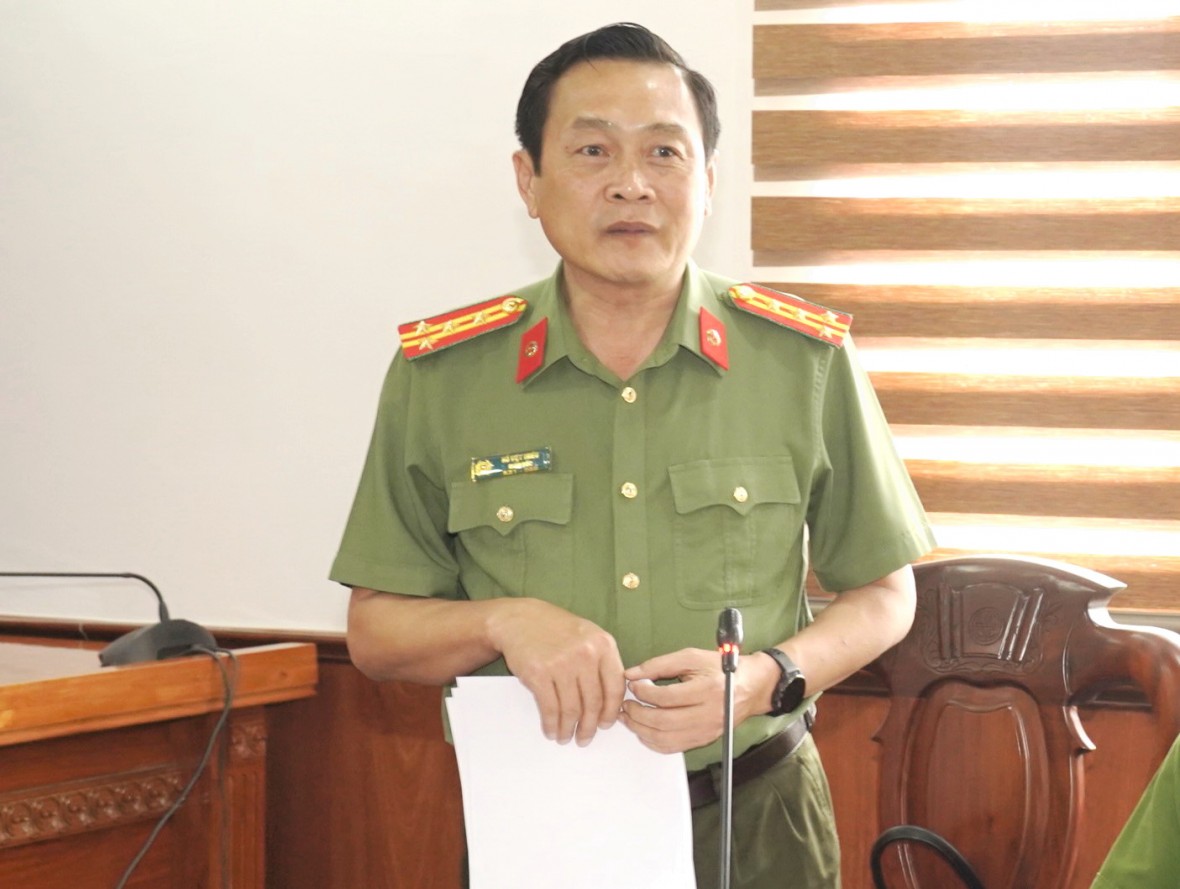 Bí thư Tỉnh ủy Cà Mau thăm, động viên lực lượng thi công công trình trọng điểm và làm việc với Công an tỉnh đầu Xuân