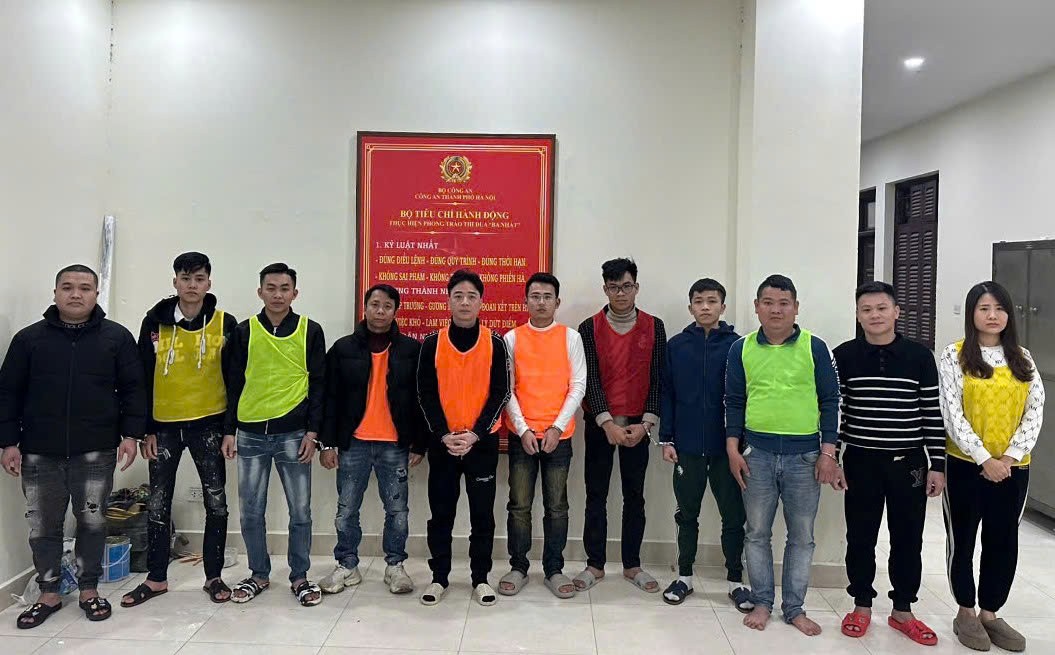 Bắt giữ 11 đối tượng liên quan đến hoạt động cho vay nặng lãi Bắt giữ 11 đối tượng liên quan đến hoạt động cho vay nặng lãi