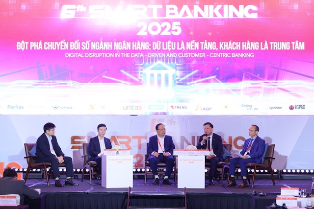 Phiên thảo luận tại hội thảo.