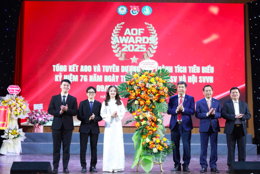 Học viện Tài Chính tôn vinh những tập thể, cá nhân tiêu biểu, xuất sắc trong năm 2025 Học viện Tài Chính tôn vinh những tập thể, cá nhân tiêu biểu, xuất sắc trong năm 2025