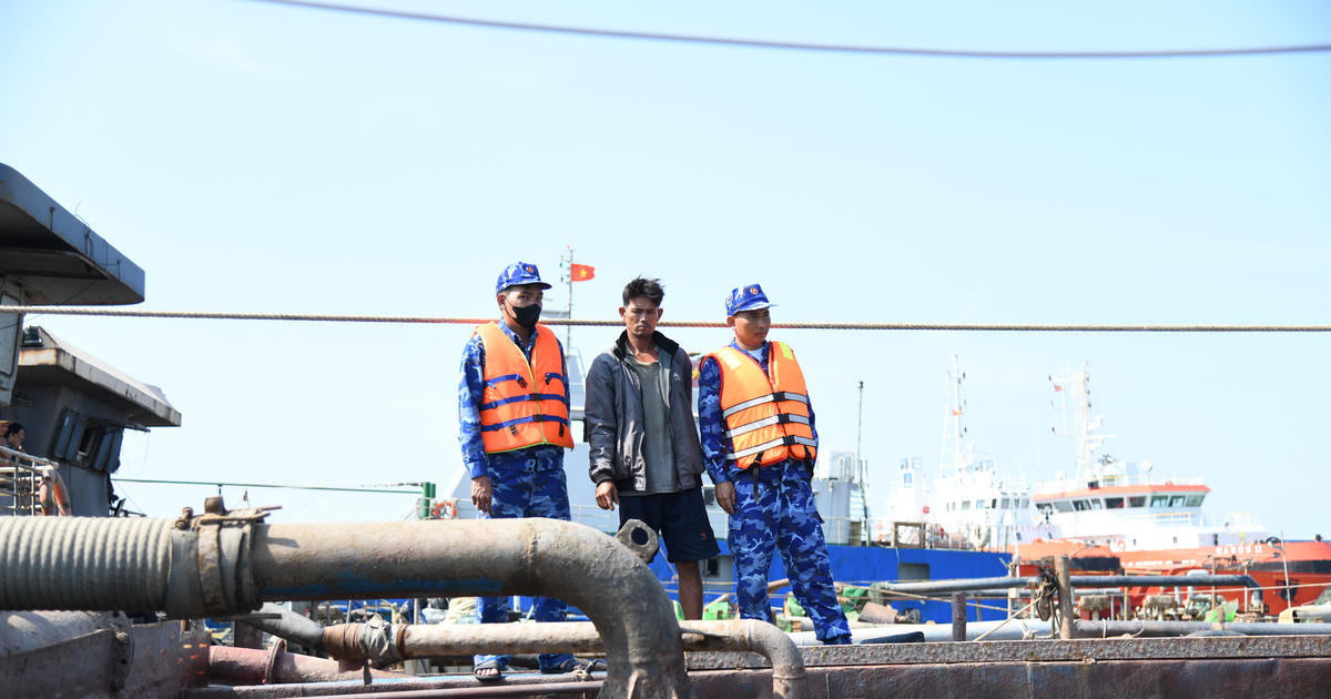 Bộ Tư lệnh Vùng Cảnh sát biển 3 tạm giữ phương tiện đang khai thác khoảng 200m³ cát không rõ nguồn gốc