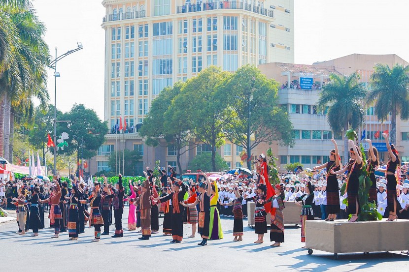 Rực rỡ sắc màu Tây Nguyên tại Lễ hội đường phố