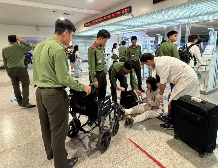 Công an hỗ trợ hành khách co giật tại sân bay Tân Sơn Nhất- tìm người lạc trên núi Thị Vải