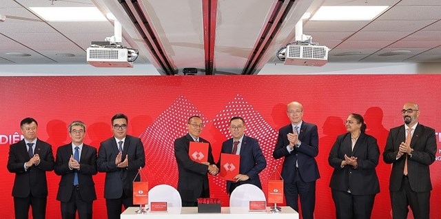 K&yacute; kết Thỏa thuận hợp t&aacute;c to&agrave;n diện giữa Techcombank v&agrave; Techcom Life