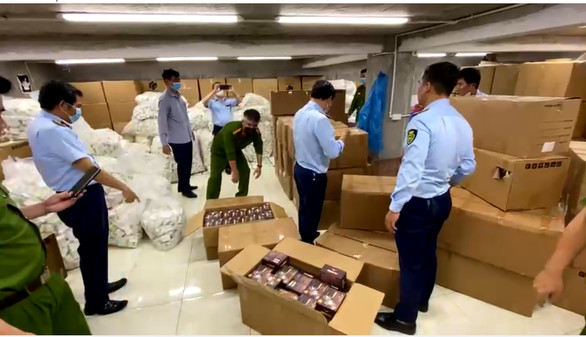 Lực lượng chức năng kiểm tra cơ sở sản xuất