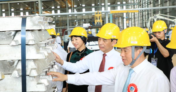 Công bố sản phẩm nhôm thỏi đầu tiên của Việt Nam