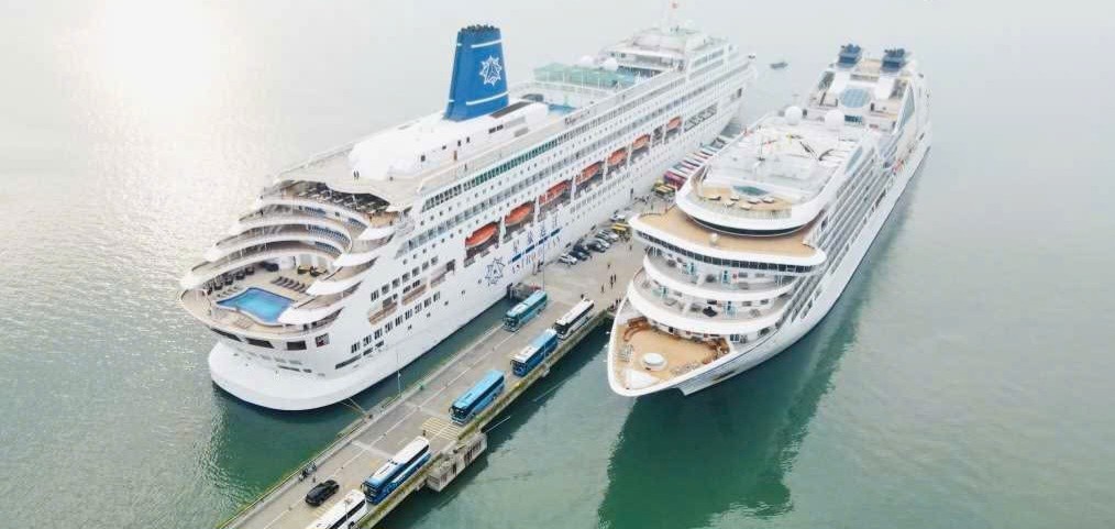 Quảng Ninh đón 380.000 khách sau 5 ngày Tết, thu hơn 1.000 tỷ đồng Quảng Ninh đón 380.000 khách sau 5 ngày Tết, thu hơn 1.000 tỷ đồng