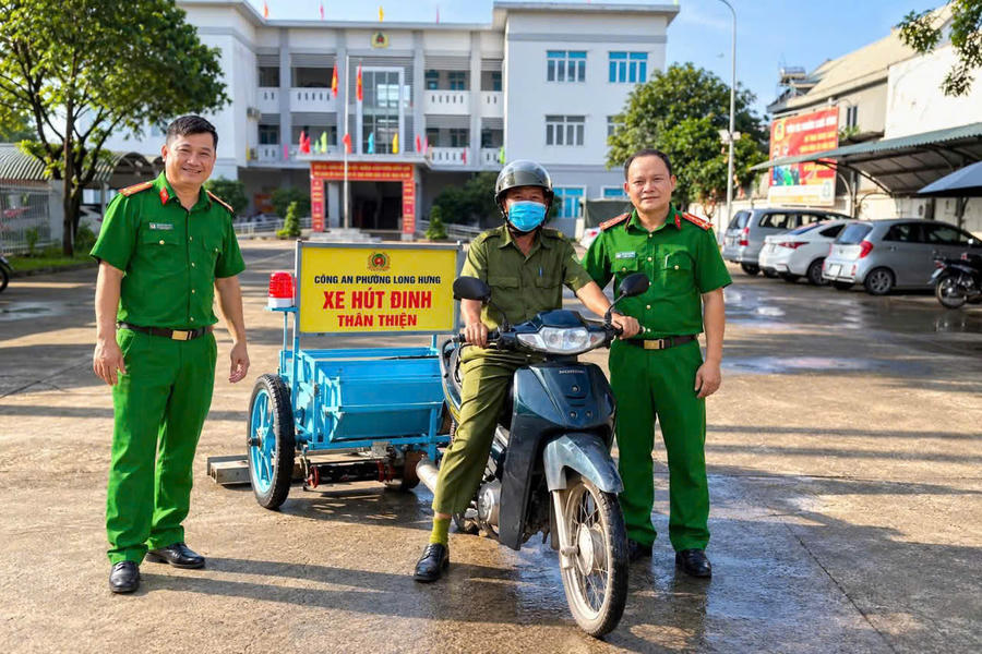 Công an phường Long Hưng sẽ tiếp tục duy trì và phát huy hiệu quả mô hình “Xe hút đinh thân thiện”; tăng cường rà soát, thu gom đinh, sắt thép và các vật sắc nhọn trên những tuyến đường thuộc địa bàn. .