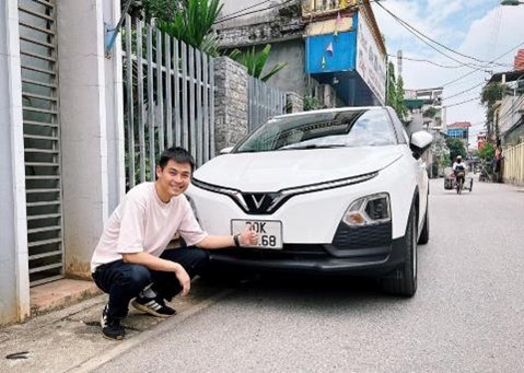 Anh Trọng kh&ocirc;ng khỏi trầm trồ v&igrave; chi ph&iacute; &ldquo;nu&ocirc;i xe điện&rdquo; v&ocirc; c&ugrave;ng tiết kiệm. &nbsp;