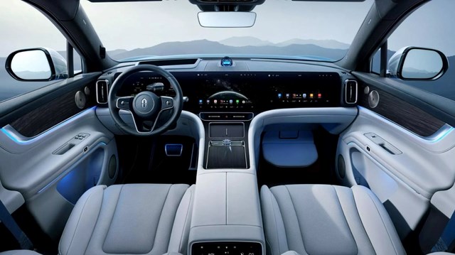 Hết Xiaomi đến lượt Huawei khoe xe điện đỉnh cấp: Kích thước lớn hơn BMW X7, màn hình ‘siêu to khổng lồ’ như Mercedes EQS, trang bị ngập xe - Ảnh 3
