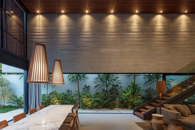 Gỗ đ&atilde; được sử dụng để tăng th&ecirc;m sự quyến rũ v&agrave; ấm c&uacute;ng, đ&ocirc;i khi n&oacute; c&ograve;n c&oacute; chức năng c&aacute;ch nhiệt.