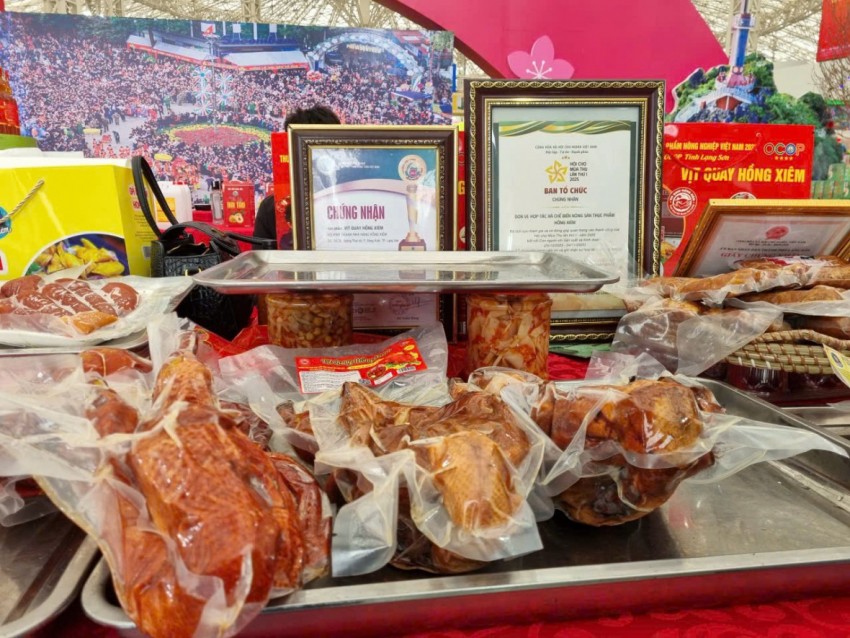 Bán lẻ hàng hóa và dịch vụ tiêu dùng tháng 1 tăng 9,3% so với cùng kỳ năm trước