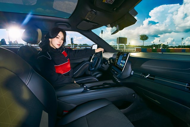 VinFast VF 7 thắng lớn tại Car Awards 2024: Bỏ xa đối thủ với 3 ưu điểm chiếm trọn cảm tình người dùng - Ảnh 2