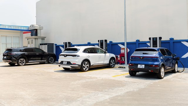 VinFast miễn phí sạc pin cho tất cả ô tô điện đến ngày 30/06/2027   - Ảnh 1