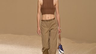 Hermès Xuân - Hè 2026: 'Dây cương buông lơi' lạt mềm buộc chặt - Ảnh 18