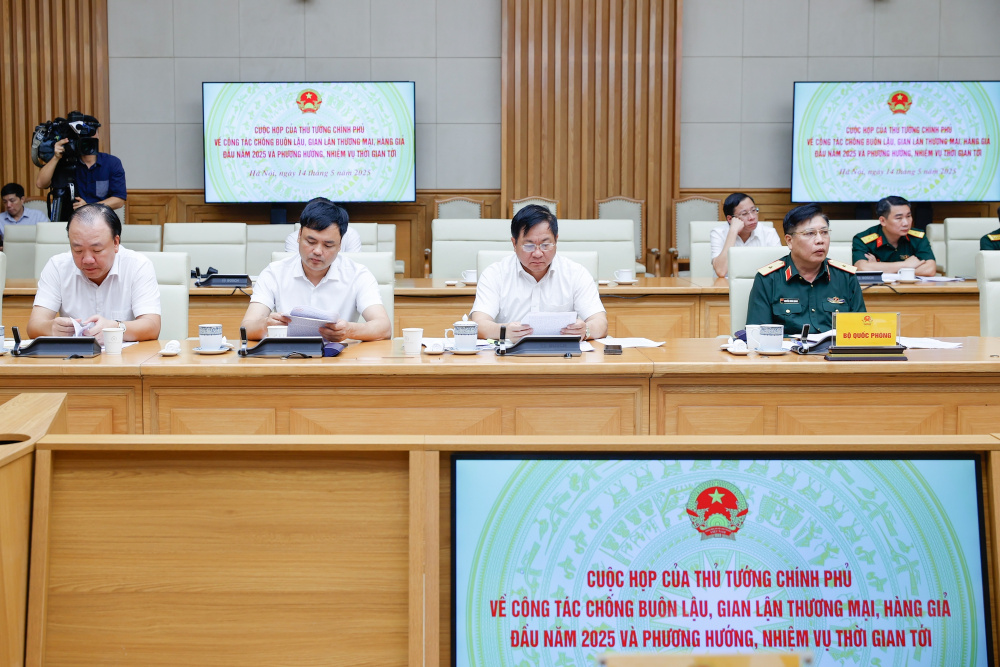 Thủ tướng: Lập tổ công tác đặc biệt, mở đợt cao điểm truy quét buôn lậu, hàng giả