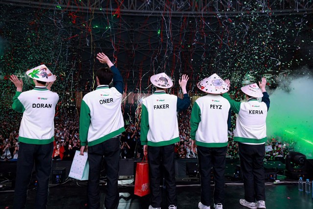 1,3 triệu người đồng thời xem Faker T1 thi đấu tại Việt Nam - Ảnh 12