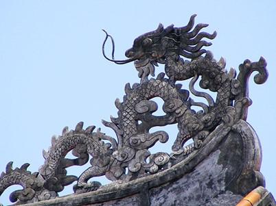 Hinh tuong Rong tai Tu cam thanh Hue