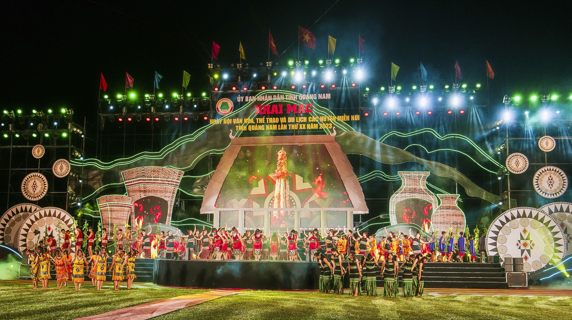 Khai mạc Ngày hội Văn hóa Thể thao và Du lịch các huyện miền núi Quảng Nam lần thứ XX - Ảnh 2. Khai mạc Ngày hội Văn hóa Thể thao và Du lịch các huyện miền núi Quảng Nam lần thứ XX - Ảnh 2.