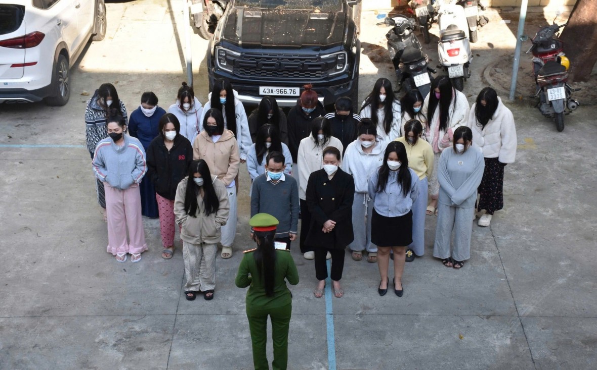 Triệt xóa 2 tụ điểm hoạt động mại dâm quy mô lớn ở Đà Nẵng Triệt xóa 2 tụ điểm hoạt động mại dâm quy mô lớn ở Đà Nẵng