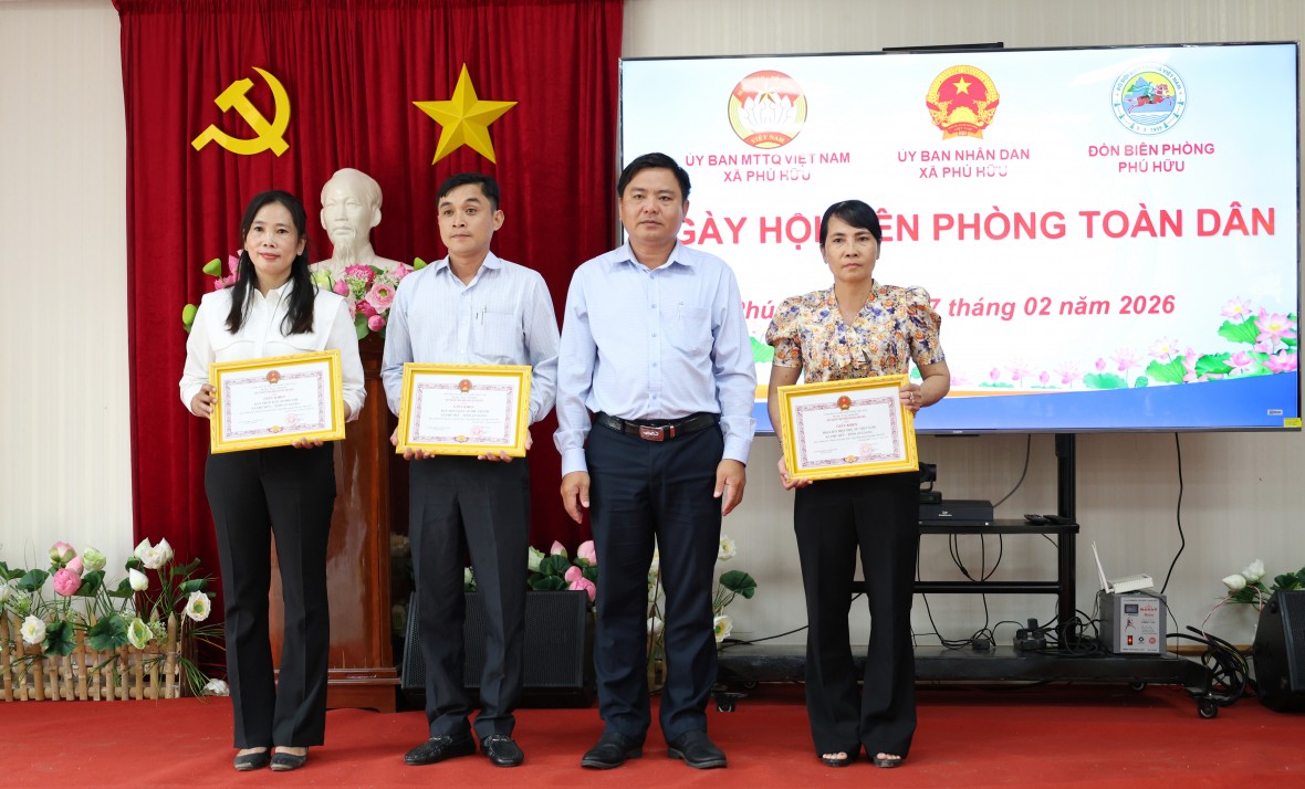 Ngày hội Biên phòng toàn dân xã Phú Hữu Ngày hội Biên phòng toàn dân xã Phú Hữu