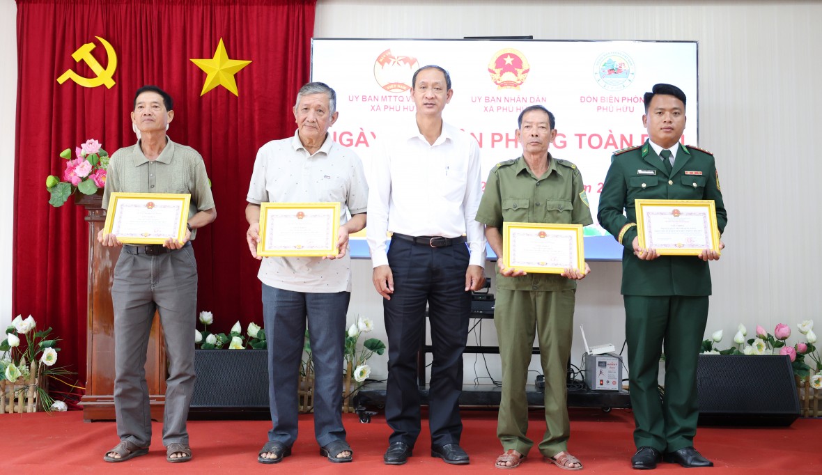 Ngày hội Biên phòng toàn dân xã Phú Hữu Ngày hội Biên phòng toàn dân xã Phú Hữu