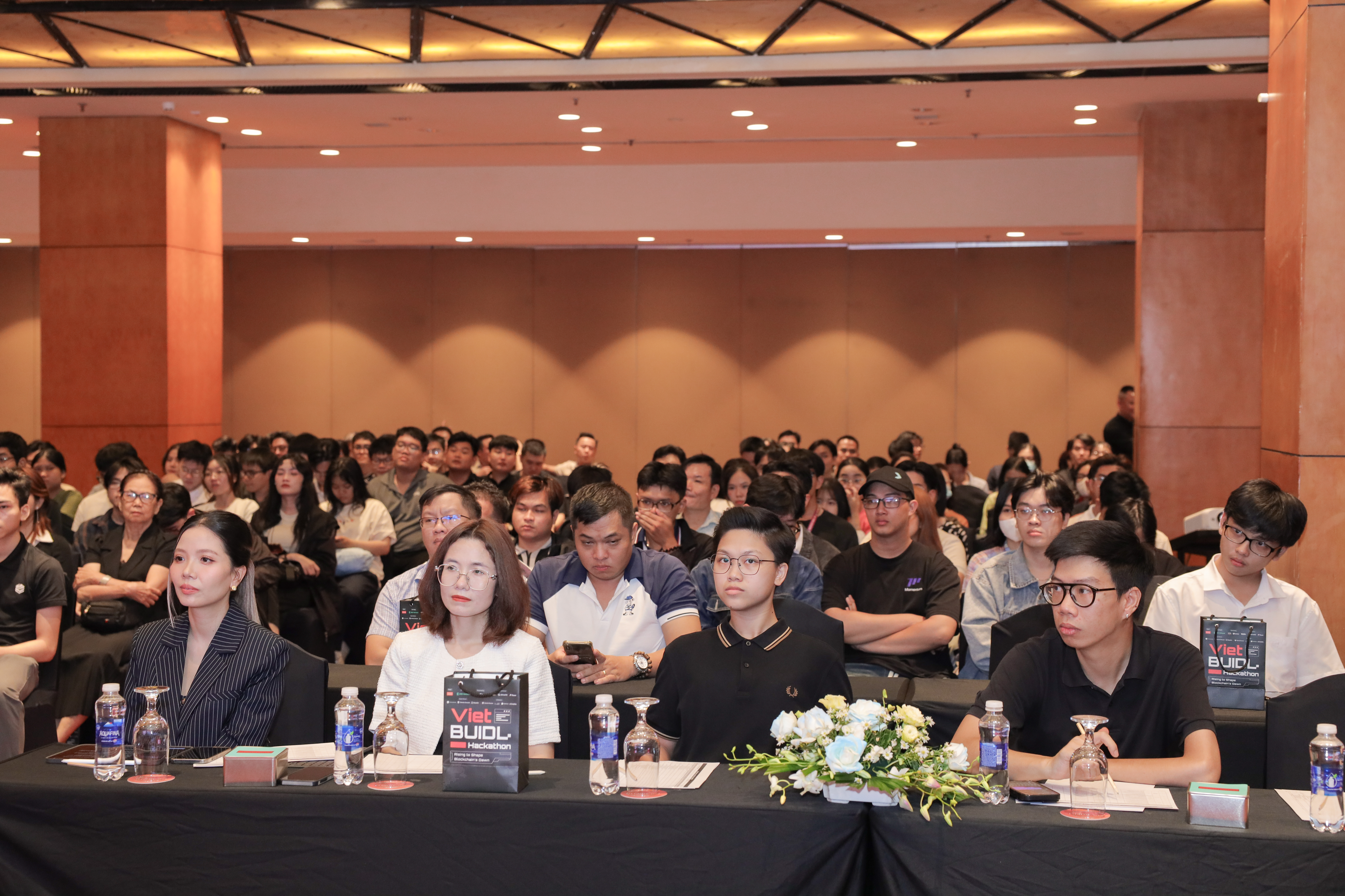 VIETBUIDL Hackathon 2025 vinh danh 12 đội thắng cuộc: từ ý tưởng đến vận hành trên U2U - Ảnh 4