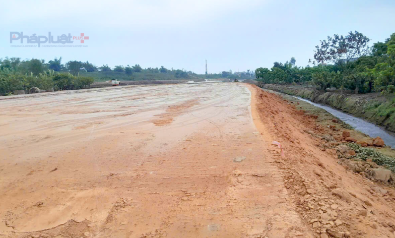 Cận cảnh con đường di sản bên bờ sông Hồng ở Hưng Yên đang dần hình thành
