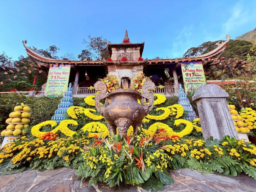 Chùa Ngoạ Vân Yên Tử Quảng Ninh Chùa Ngoạ Vân Yên Tử Quảng Ninh