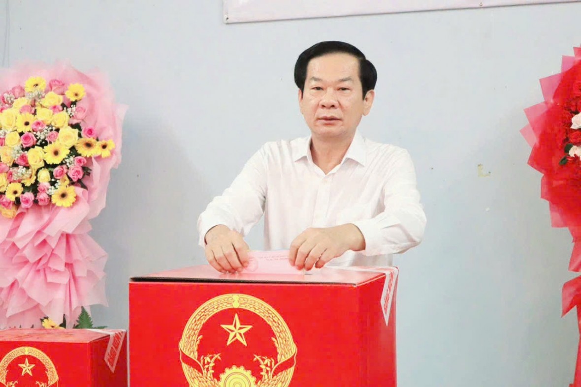 Hơn 3,3 triệu cử tri An Giang phấn khởi đi bầu cử Hơn 3,3 triệu cử tri An Giang phấn khởi đi bầu cử