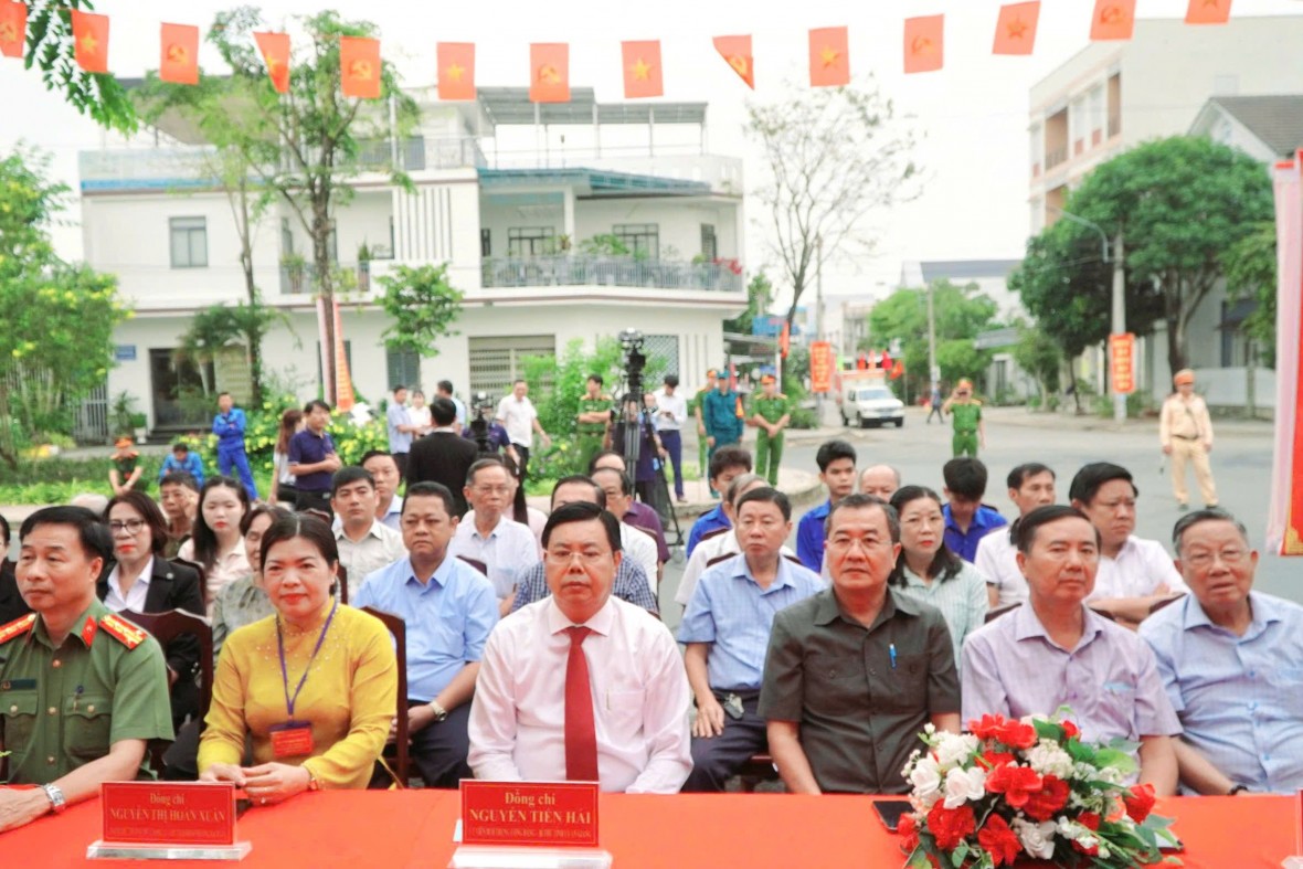 Hơn 3,3 triệu cử tri An Giang phấn khởi đi bầu cử Hơn 3,3 triệu cử tri An Giang phấn khởi đi bầu cử