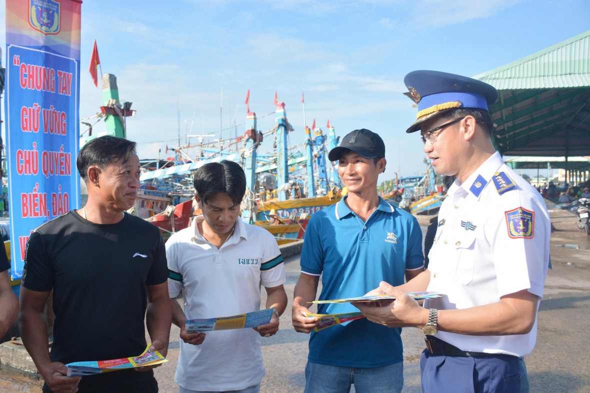 Giữ vững mùa Xuân nơi đầu sóng…