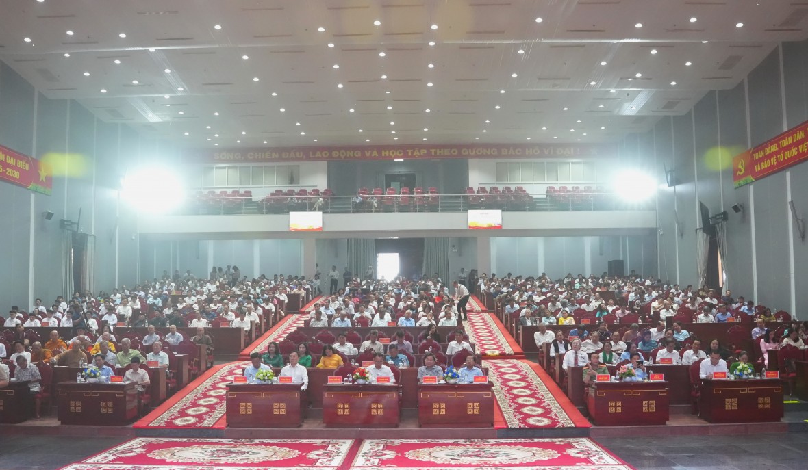 Cà Mau họp mặt chức sắc, trí thức, văn nghệ sĩ mừng Đảng, mừng Xuân