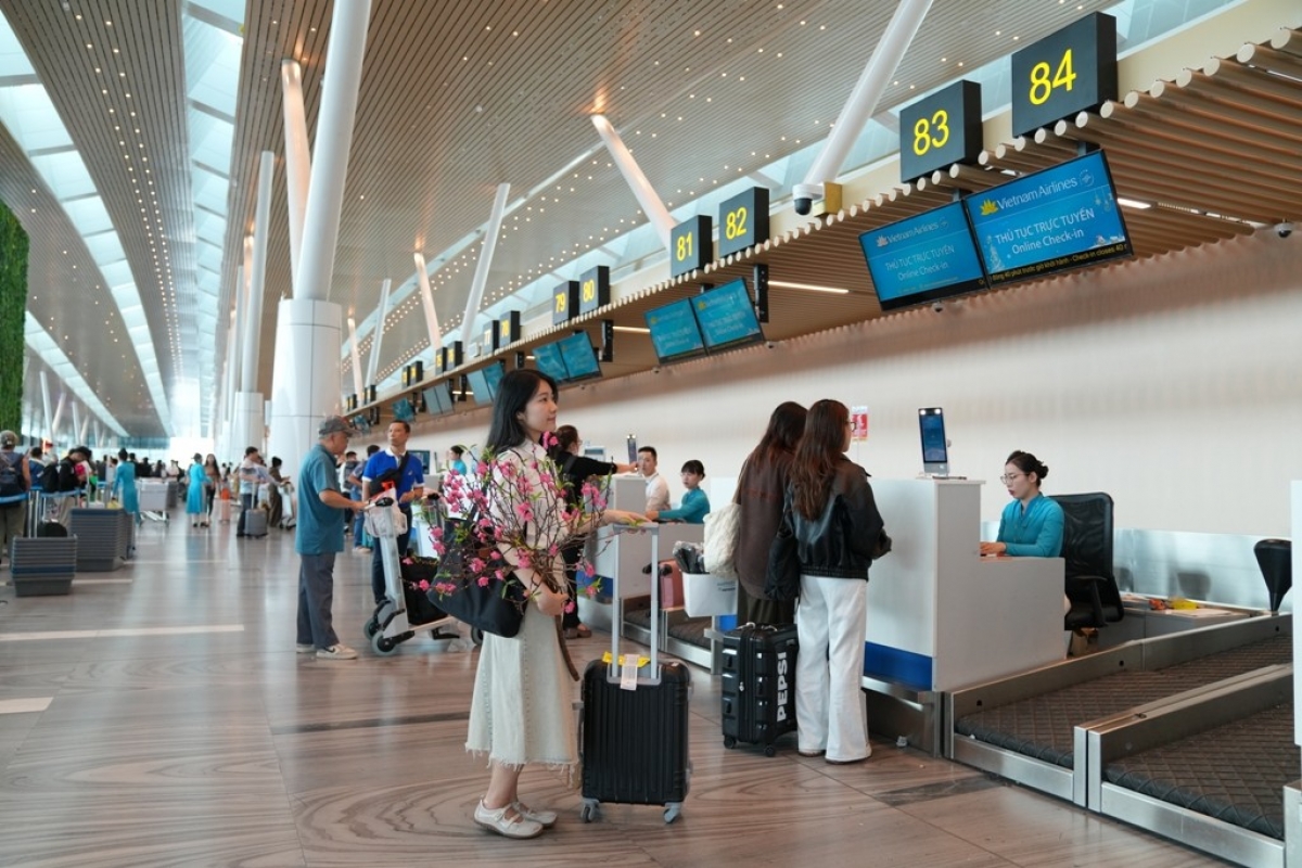 Vietnam Airlines khuyến nghị hành khách làm thủ tục sớm, tuân thủ quy định an ninh dịp cao điểm Tết